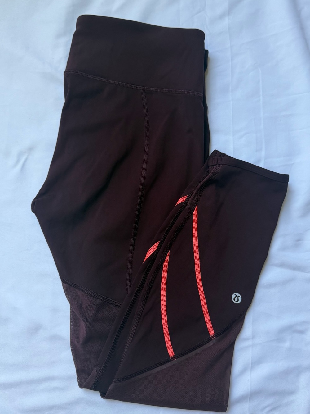 Lululemon plum mesh panel crop leggings - coral detail. Size 8